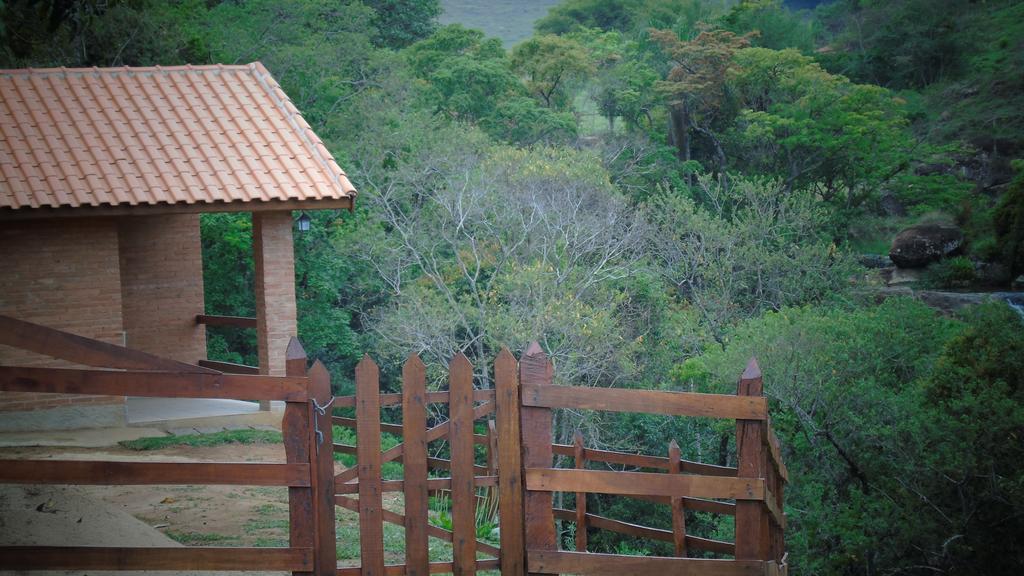 Chales Pedacim Du Ceu Bueno Brandão Dış mekan fotoğraf